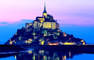 Itinerari di viaggio in Francia: visitare Mont Saint Michel in elicottero