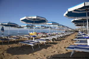vacanze-al-mare-e-costo-cabine-lettini-e-ombrelloni-dal-garante-un-sito-web-per-tenere-docchio-i-prezzi