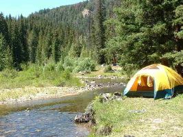 trekking-e-alpinismo-tenda-sacco-a-pelo-calzature-e-materassino.jpg