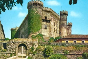 mostra-sovrana-eleganza-al-castello-odescalchi-dal-17-settembre-al-13-dicembre-bracciano.jpg