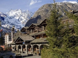 a-courmayeur-il-primo-hotel-5-stelle-della-valle-d-aosta.jpg