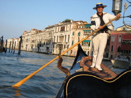 mostra-con-il-legno-e-con-l-oro-dal-12-novembre-all-8-dicembre-al-campo-san-stae-venezia.jpg